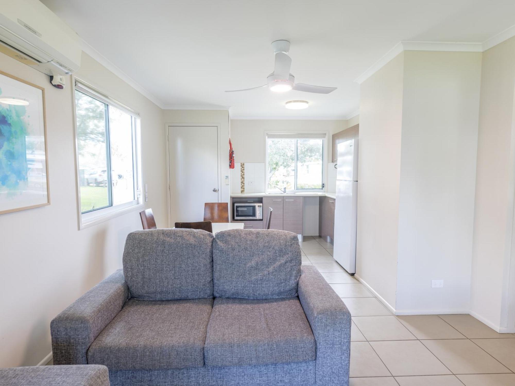 Nrma Lake Somerset Holiday Park Kilcoy 客房 照片