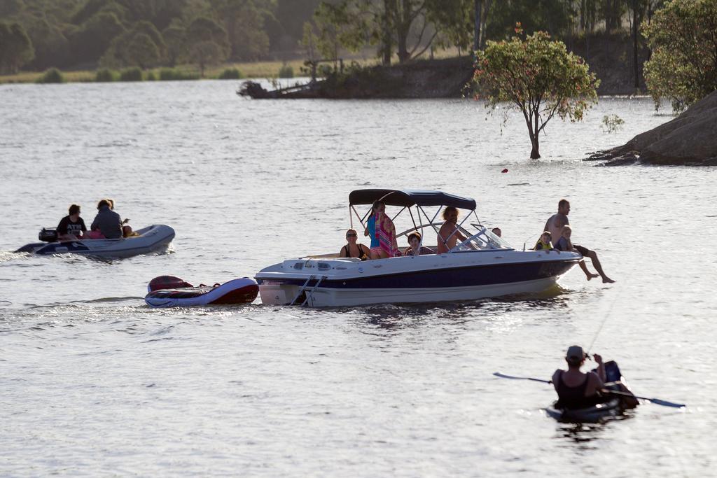 Nrma Lake Somerset Holiday Park Kilcoy 外观 照片